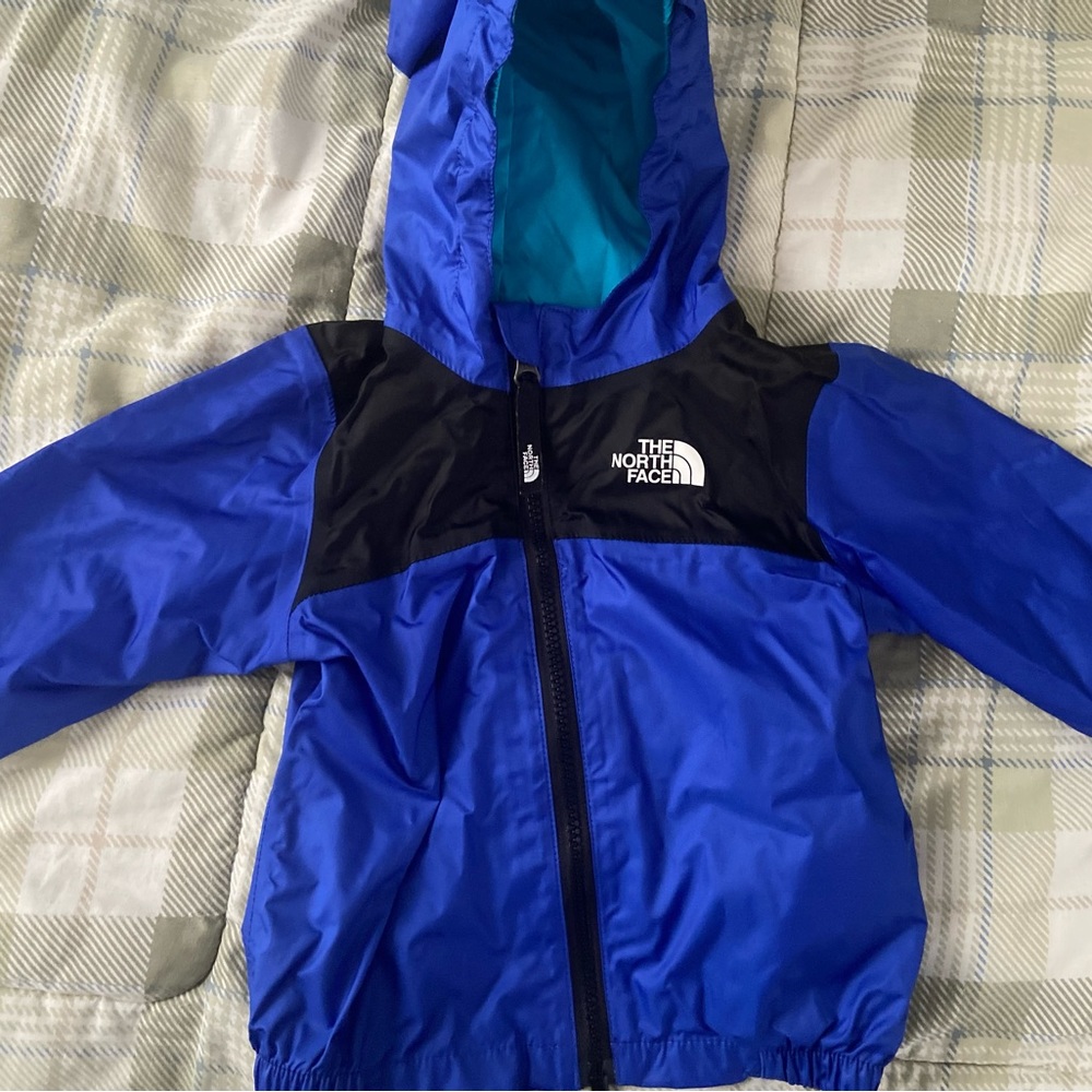 TNF 12-18m rain jacket